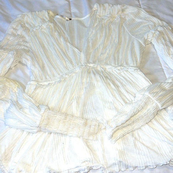 Free people - long sleeved with elastic wrists ,V-neck, elastic waist blouse. S - Picture 1 of 6